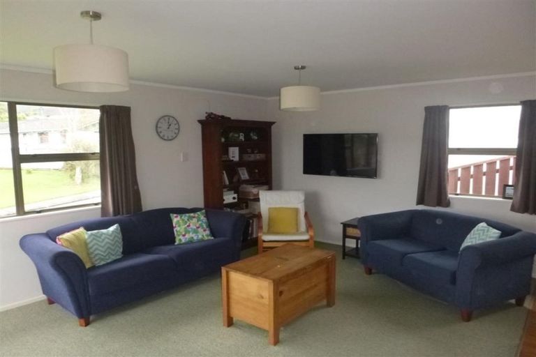 Photo of property in 86 Field Street, Silverstream, Upper Hutt, 5019