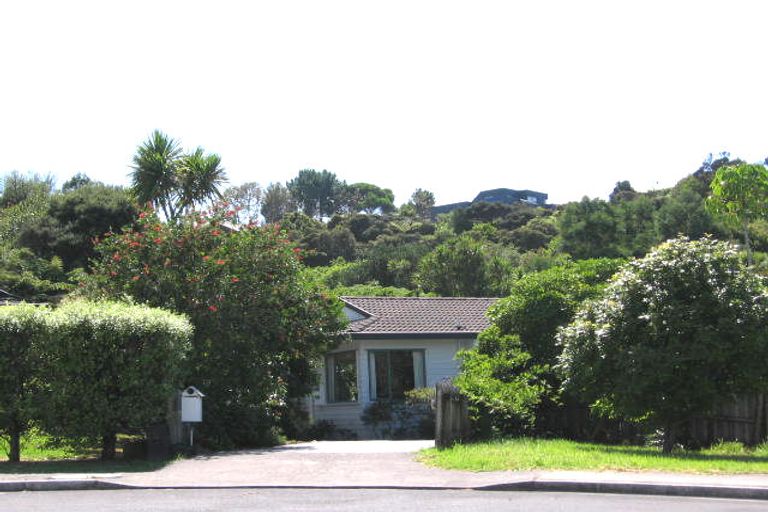 Photo of property in 17 Kura Place, Torbay, Auckland, 0630