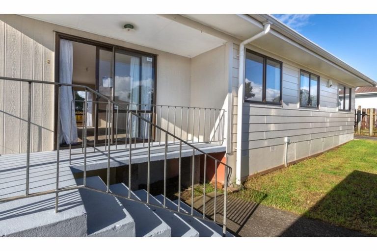Photo of property in 1/41 Taitimu Drive, Weymouth, Auckland, 2103