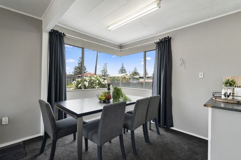 Photo of property in 18 Ngaire Street, Longburn, Palmerston North, 4412