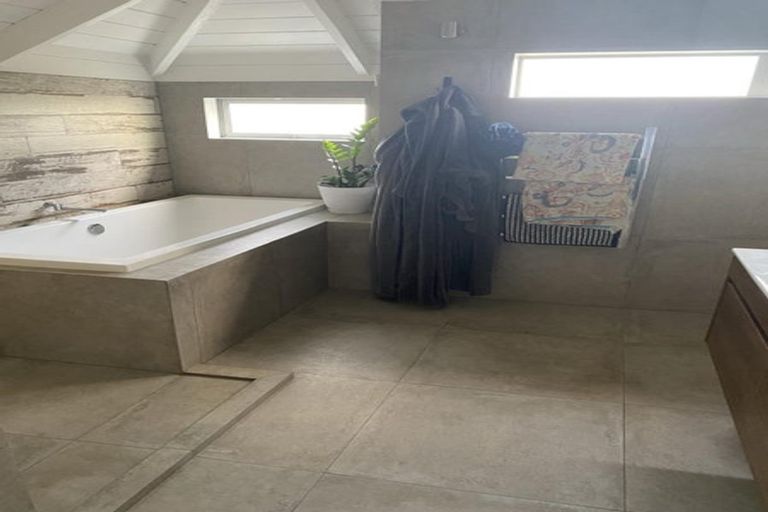 Photo of property in 1/91 Princes Street, Northcote Point, Auckland, 0627