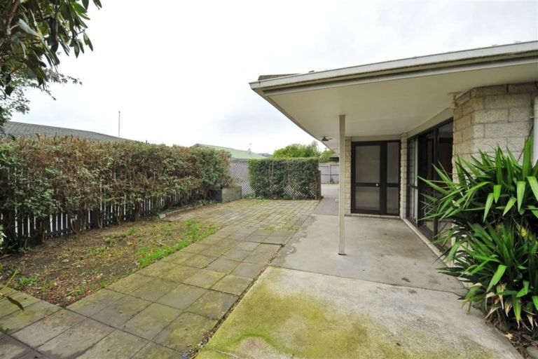 Photo of property in 1/54a Aorangi Road, Bryndwr, Christchurch, 8053