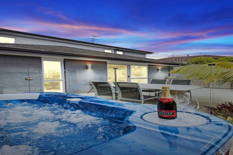 Photo of property in 17 Turnberry Drive, Wattle Downs, Auckland, 2103