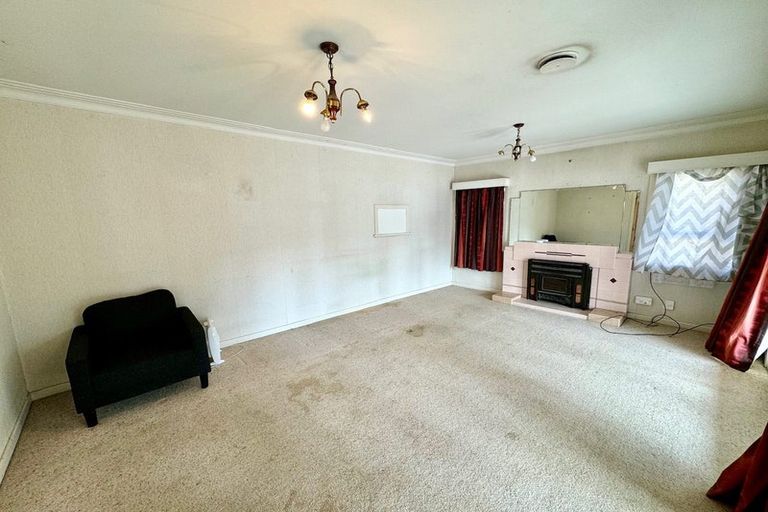 Photo of property in 45 Woodford Avenue, Henderson, Auckland, 0610