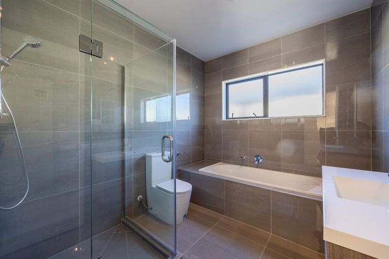 Photo of property in 23 Babina Avenue, Kumeu, 0810