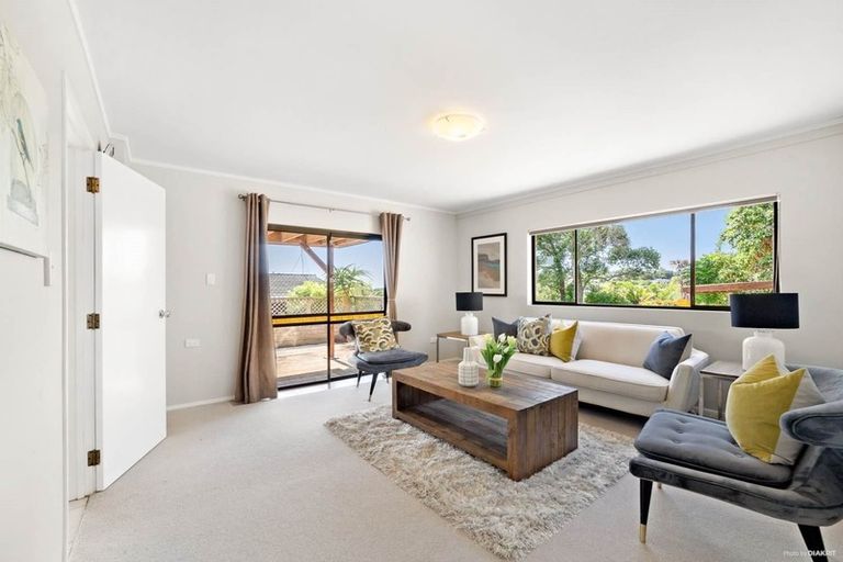 Photo of property in 6 Valdese Rise, Browns Bay, Auckland, 0630