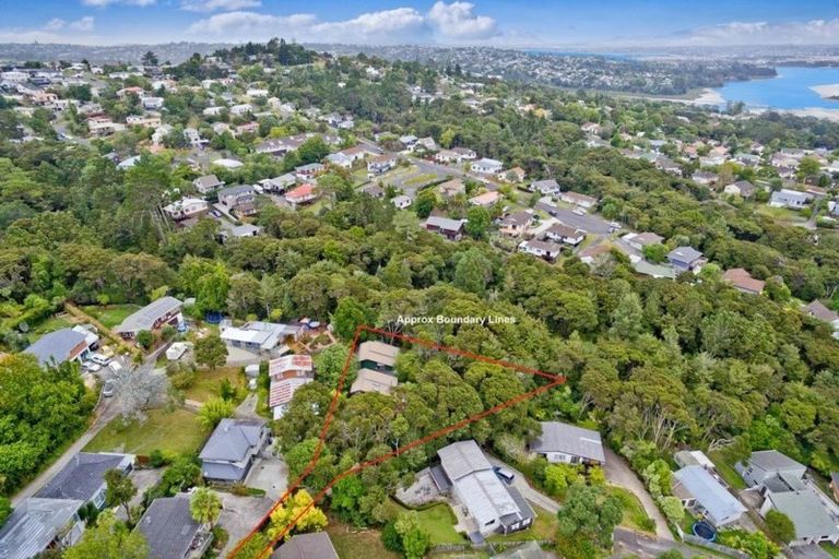 Photo of property in 1/38 Morriggia Place, Bayview, Auckland, 0629