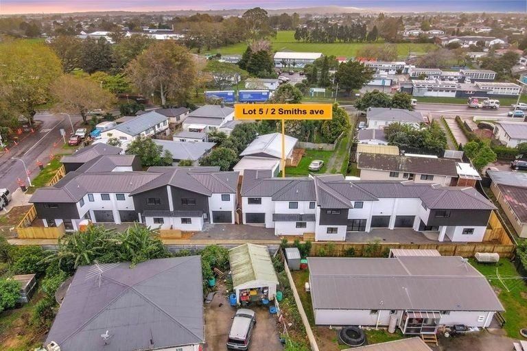 Photo of property in 5/2 Smiths Avenue, Papakura, 2110