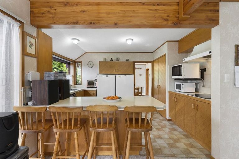 Photo of property in 42 Kennedy Avenue, Forrest Hill, Auckland, 0620