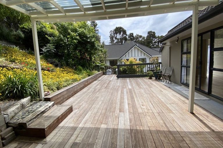 Photo of property in 211 Chelsea View Drive, Chatswood, Auckland, 0626