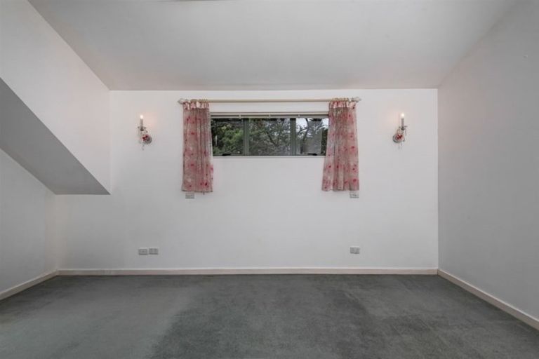 Photo of property in 55b Nui Mana Place, Te Atatu South, Auckland, 0610
