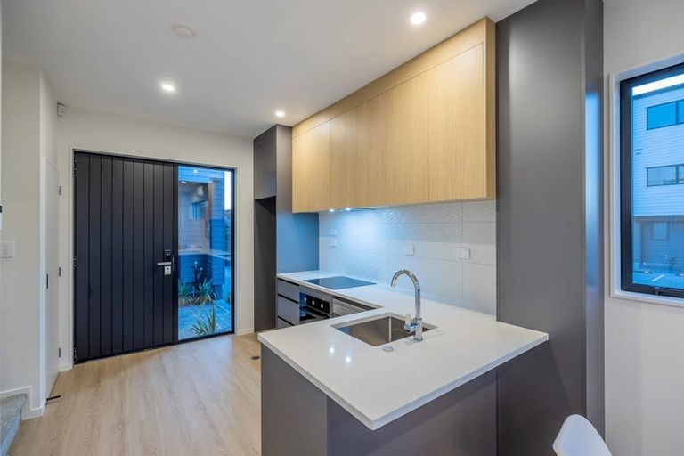 Photo of property in 2/1 Cape Road, Mangere, Auckland, 2022