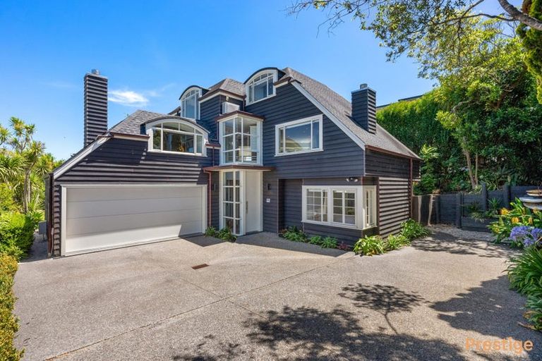 Photo of property in 2/20 Gulf View Road, Murrays Bay, Auckland, 0630