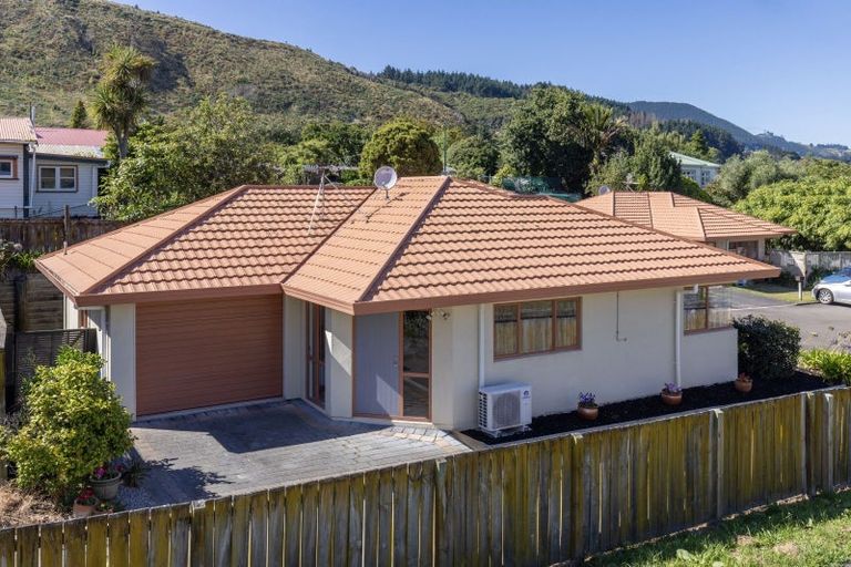 Photo of property in 76 Hinemoa Street, Paraparaumu, 5032