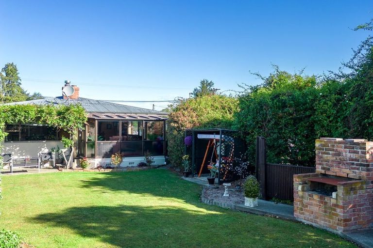 Photo of property in 16 Hughes Street, Waimate, 7924