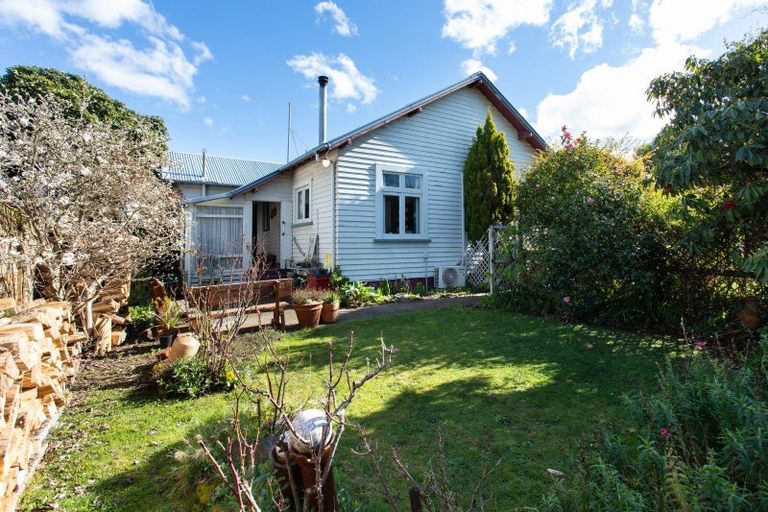Photo of property in 6 Waterloo Street, Dannevirke, 4930