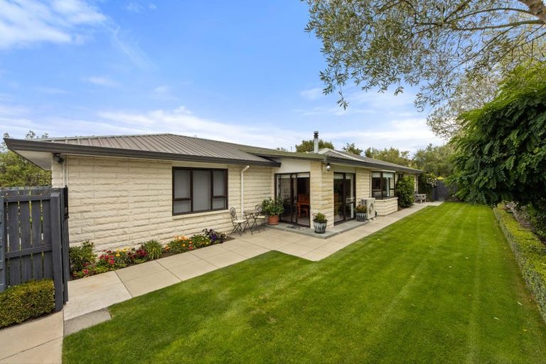 Photo of property in 4 Hegan Place, Rangiora, 7400
