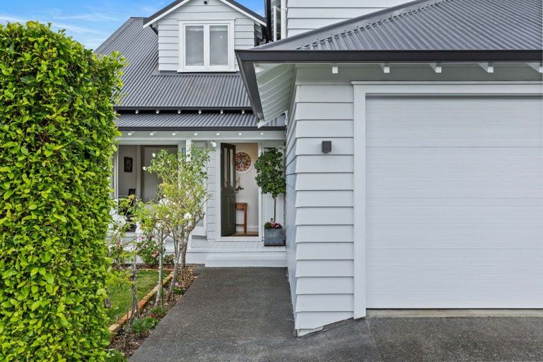 Photo of property in 1 Bangor Street, Point Chevalier, Auckland, 1022
