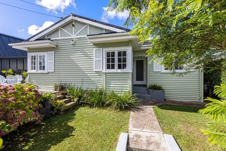 Photo of property in 11 Pasadena Avenue, Point Chevalier, Auckland, 1022