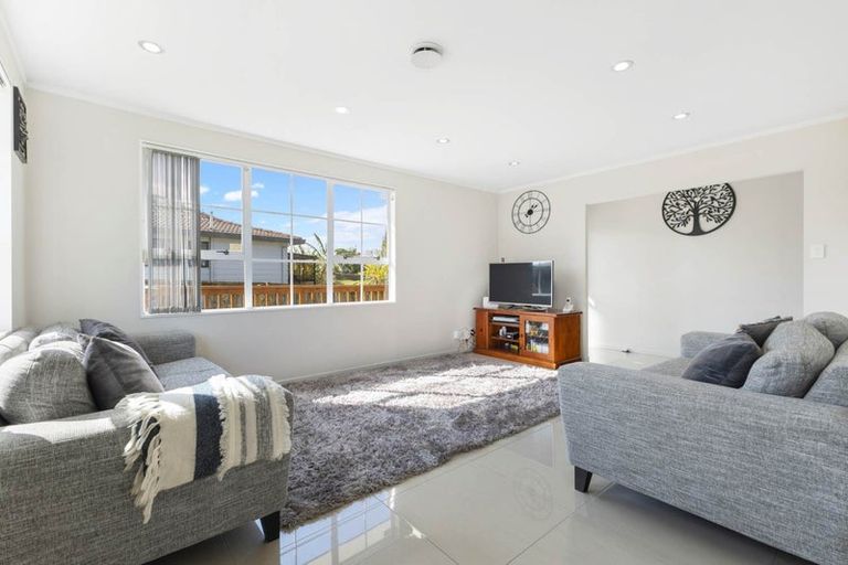 Photo of property in 11 Janese Place, Weymouth, Auckland, 2103