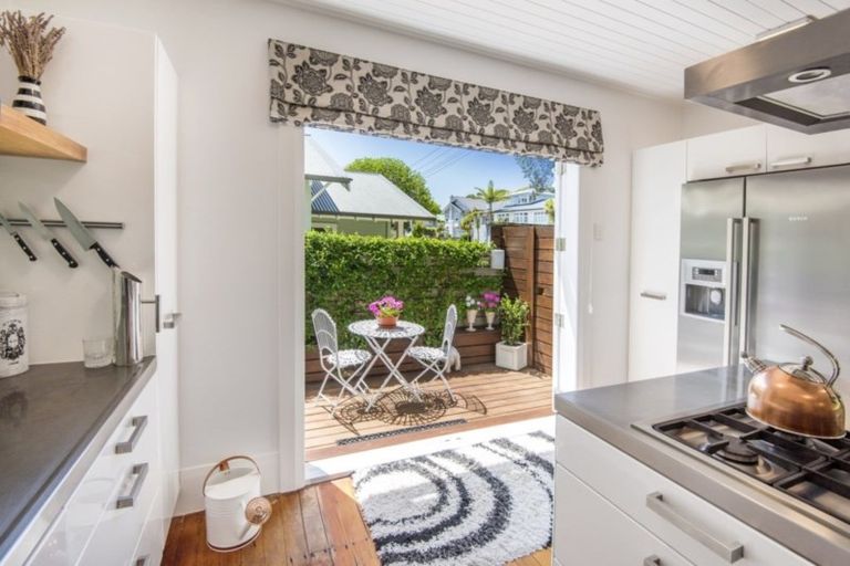 Photo of property in 1 Macky Avenue, Devonport, Auckland, 0624