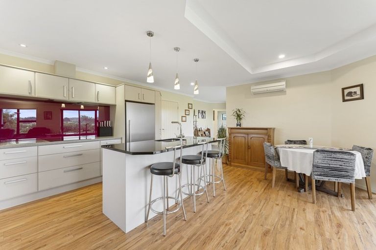 Photo of property in 40 Bell Road West, Halcombe, Feilding, 4777