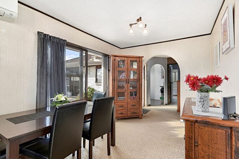 Photo of property in 6 Syntax Place, Conifer Grove, Takanini, 2112