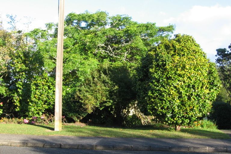 Photo of property in 8 Sylvan Crescent, Te Atatu South, Auckland, 0610