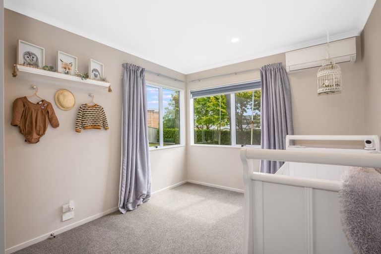 Photo of property in 11 Te Puia Drive, Aotea, Porirua, 5024