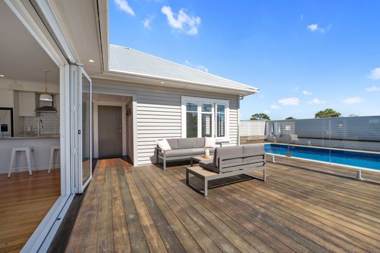 Photo of property in 13 Trotting Course Drive, Kumeu, 0891