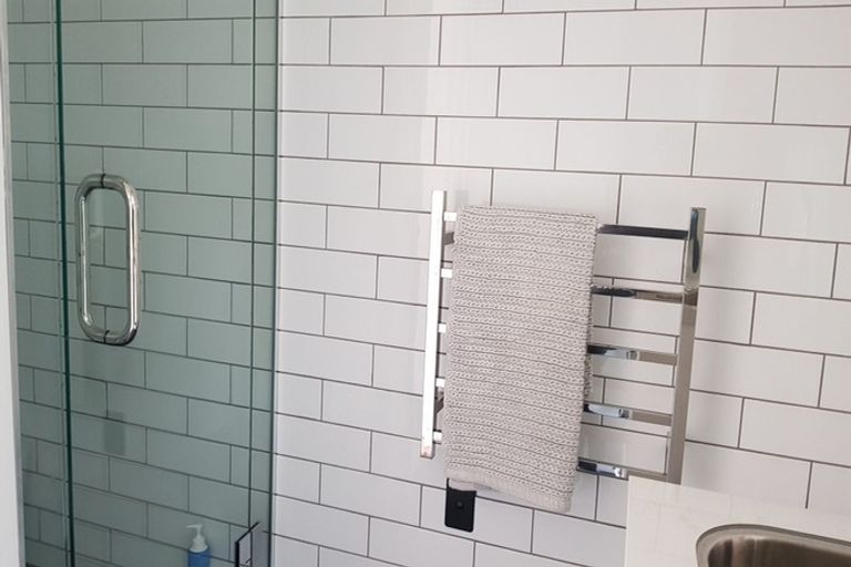 Photo of property in 43 Threepwood Road, Lake Hayes, Queenstown, 9371