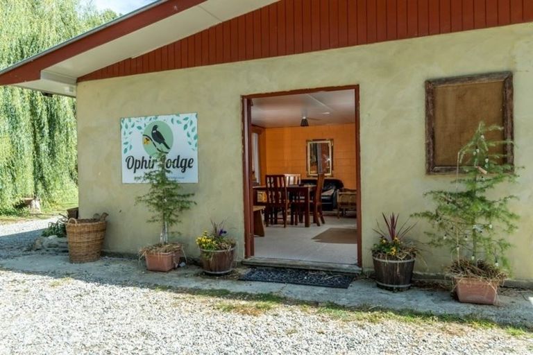 Photo of property in 1 Macdonald Street, Ophir, Omakau, 9393