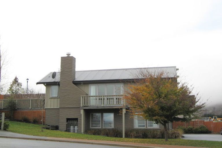 Photo of property in 35b Elm Tree Avenue, Frankton, Queenstown, 9300