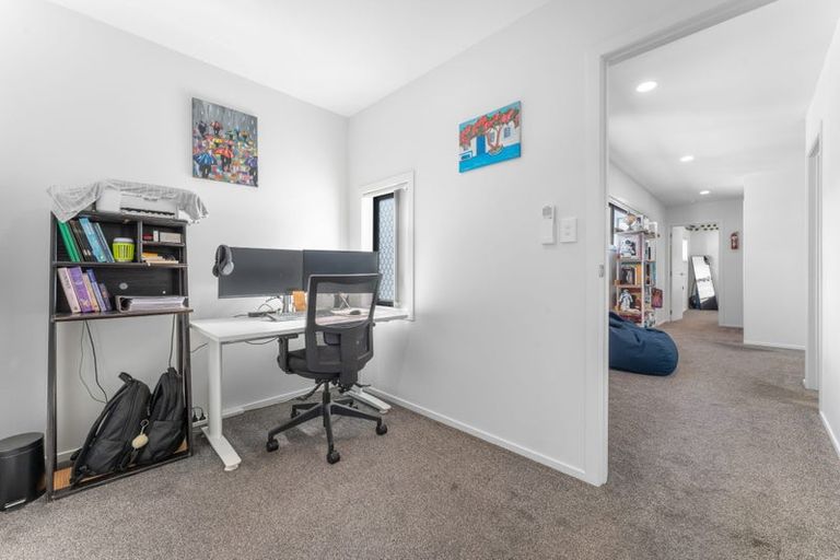 Photo of property in 7 Tapuwae Way, Mangere Bridge, Auckland, 2022