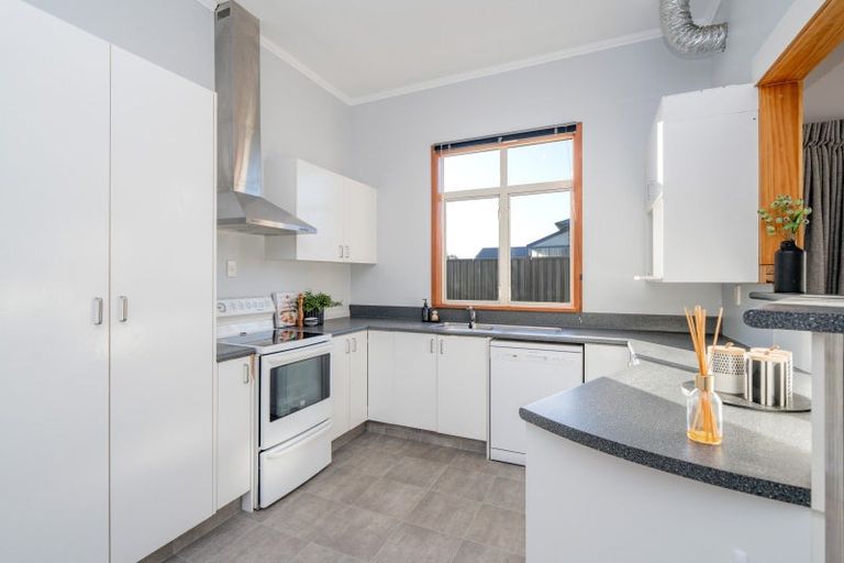 Photo of property in 24 Park Street, Winton, 9720