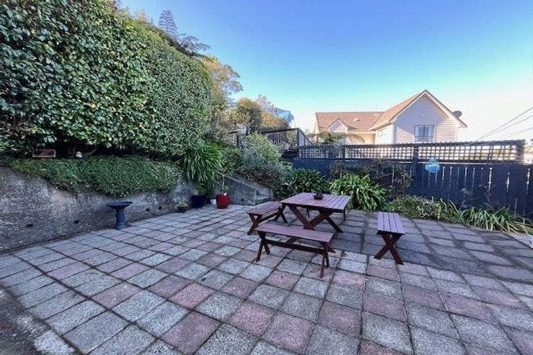 Photo of property in 18 Karachi Crescent, Khandallah, Wellington, 6035