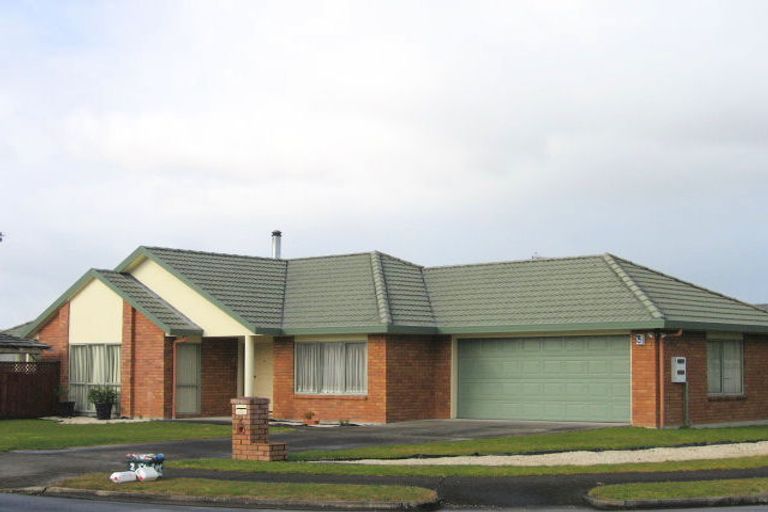 Photo of property in 2 Sheldon Place, Burswood, Auckland, 2013