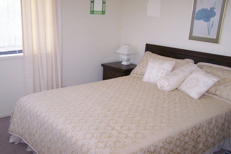 Photo of property in 2/18 Gillard Place, Eastern Beach, Auckland, 2012