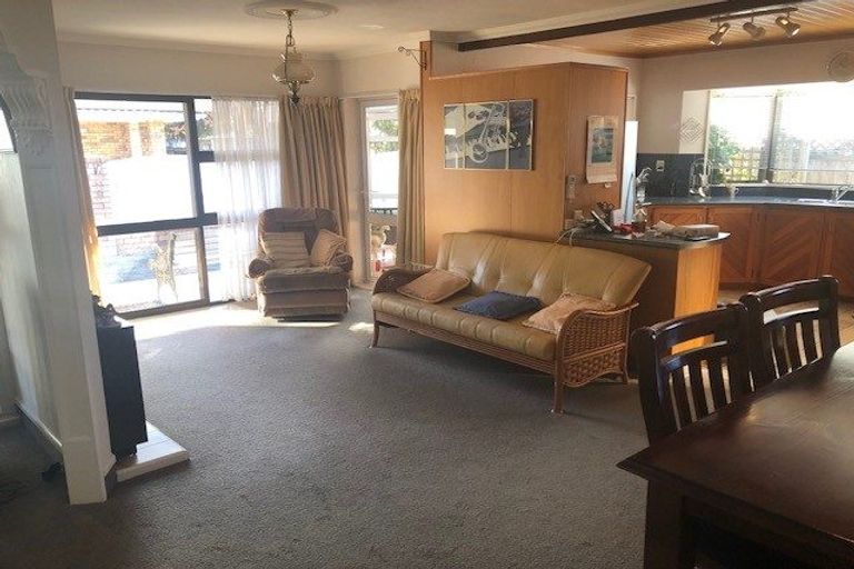 Photo of property in 3 Comeskey Grove, Elderslea, Upper Hutt, 5018