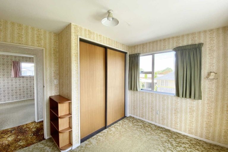 Photo of property in 42 Avonhead Road, Avonhead, Christchurch, 8042