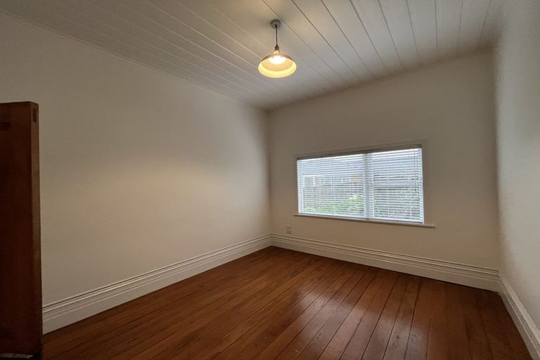 Photo of property in 77 Hine Street, New Plymouth, 4310