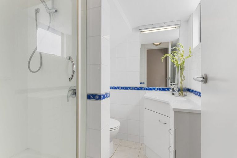 Photo of property in 18 Indus Place, Half Moon Bay, Auckland, 2012