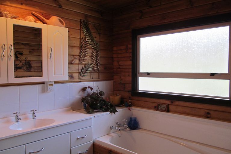 Photo of property in 51 Hillview Road, Alexandra, 9391