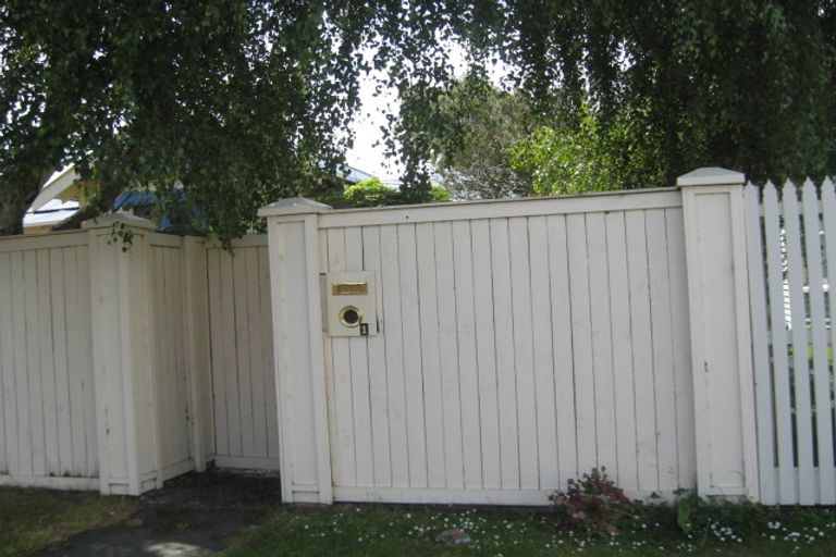 Photo of property in 17 Southey Street, Sydenham, Christchurch, 8023