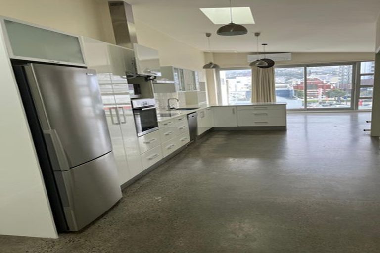 Photo of property in 5/25 Home Street, Mount Victoria, Wellington, 6011