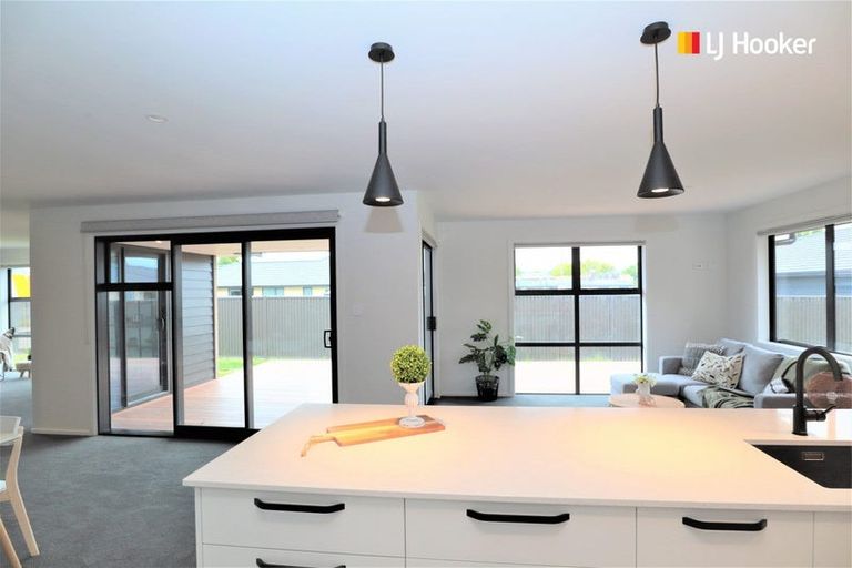 Photo of property in 5 North Foreland Street, Waihola, Milton, 9073