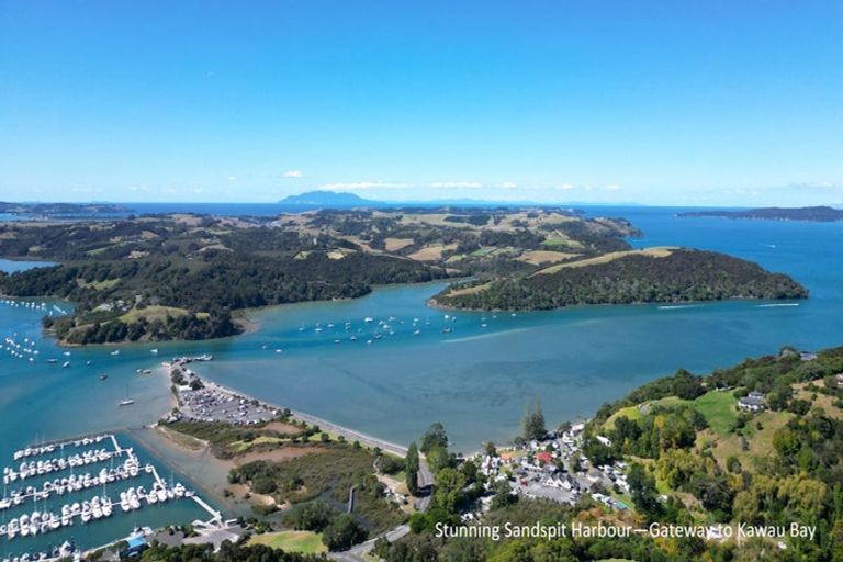 Photo of property in 16 Kanuka Road, Sandspit, Warkworth, 0982