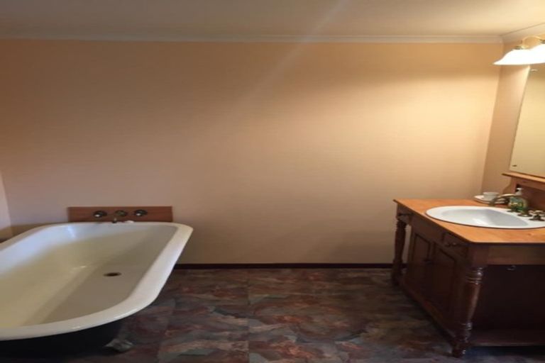 Photo of property in 140 Hunua Road, Hunua, Papakura, 2583