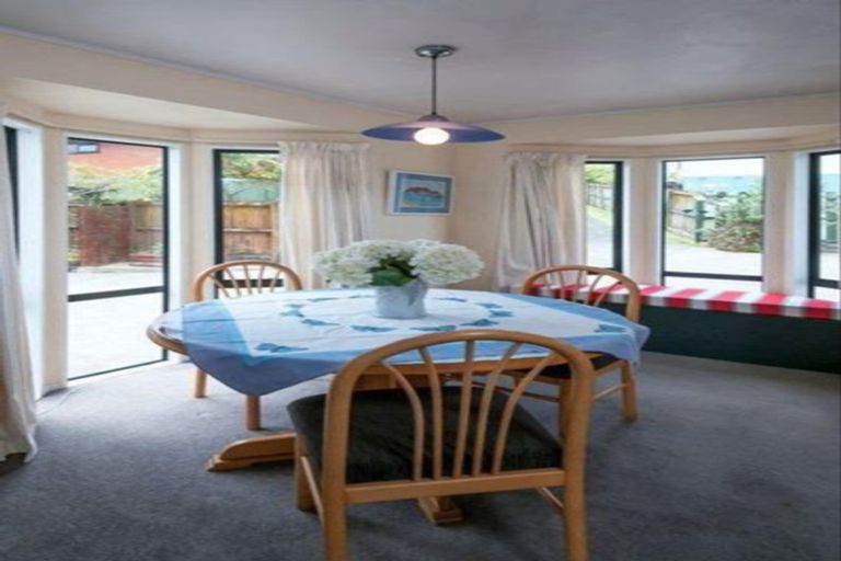 Photo of property in 1/6 Altair Place, Windsor Park, Auckland, 0632