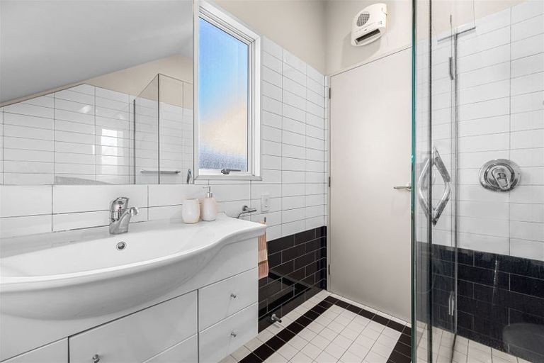 Photo of property in 2/89 Waimairi Road, Upper Riccarton, Christchurch, 8041